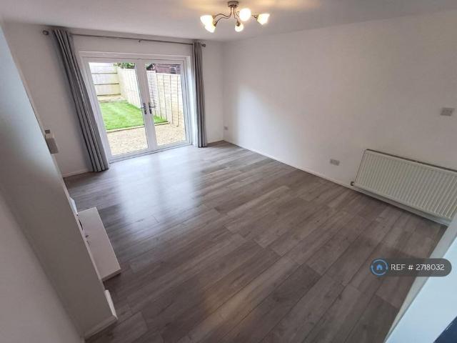 2 bedroom end of terrace house to rent