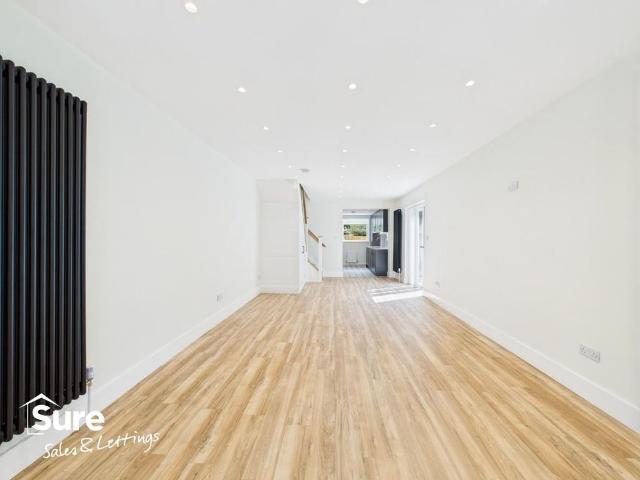 2 bedroom end of terrace house to rent