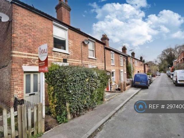2 bedroom end of terrace house to rent