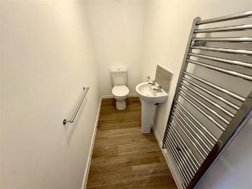 2 bedroom end of terrace house to rent