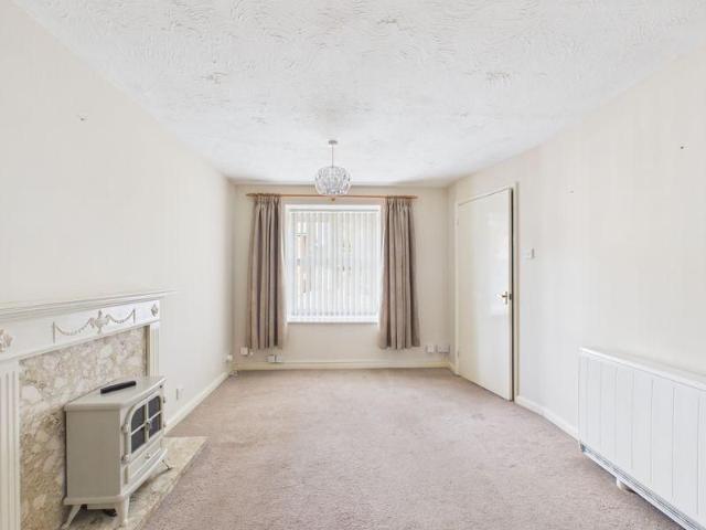 2 bedroom end of terrace house to rent