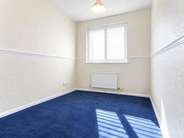 2 bedroom end of terrace house to rent