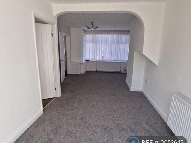 2 bedroom end of terrace house to rent