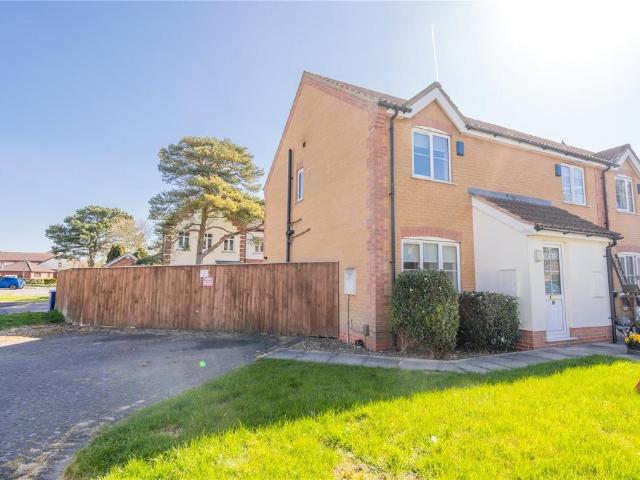 2 bedroom end of terrace house to rent