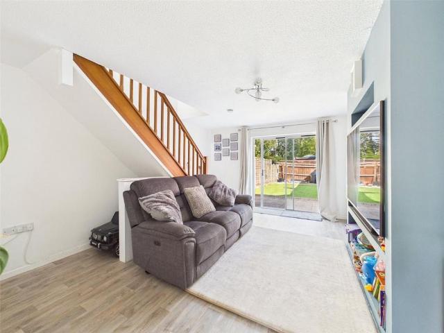 2 bedroom end of terrace house to rent