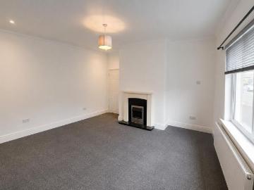 2 bedroom end of terrace house to rent