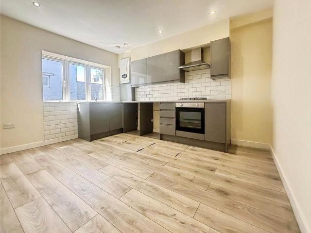 2 bedroom end of terrace house to rent