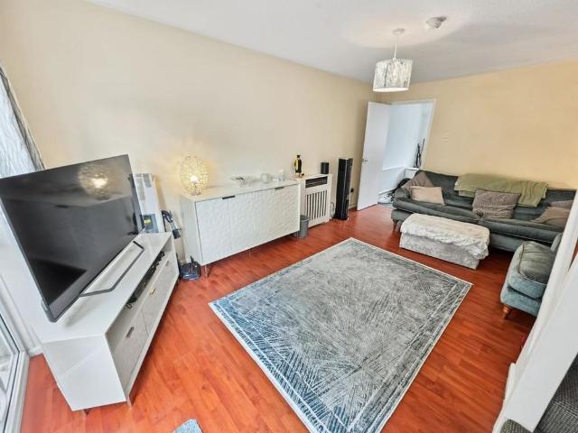 2 bedroom end of terrace house to rent