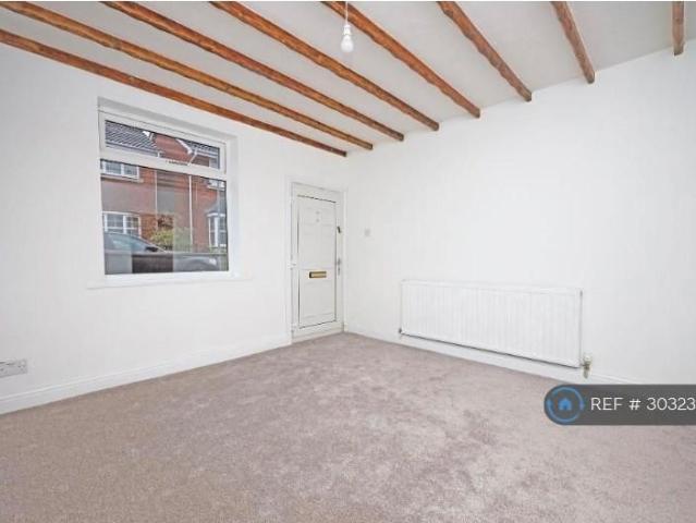 2 bedroom end of terrace house to rent