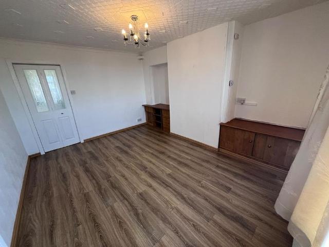 2 bedroom end of terrace house to rent