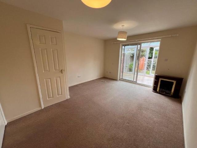 2 bedroom end of terrace house to rent