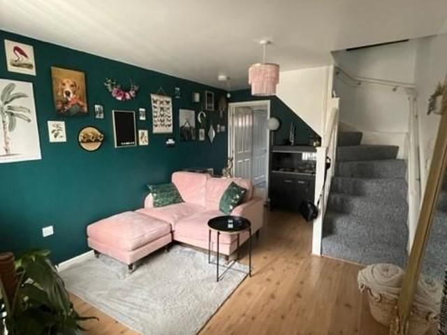 2 bedroom end of terrace house to rent
