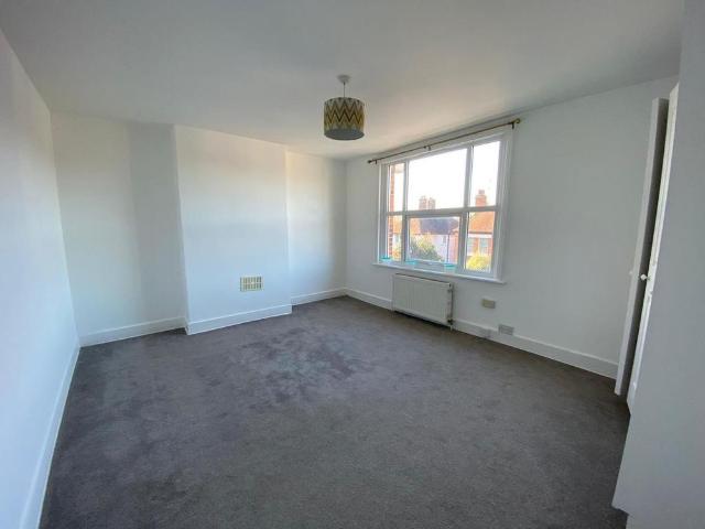 2 bedroom end of terrace house to rent
