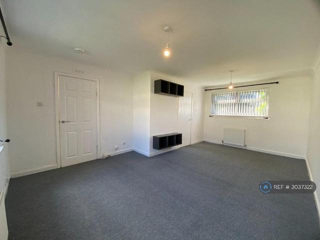 2 bedroom end of terrace house to rent