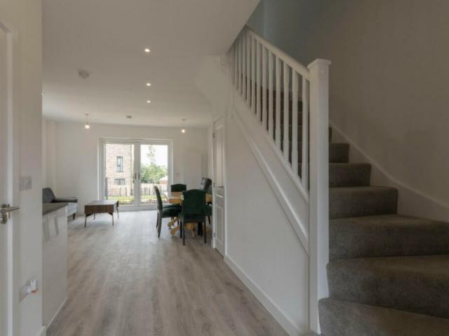 2 bedroom end of terrace house to rent