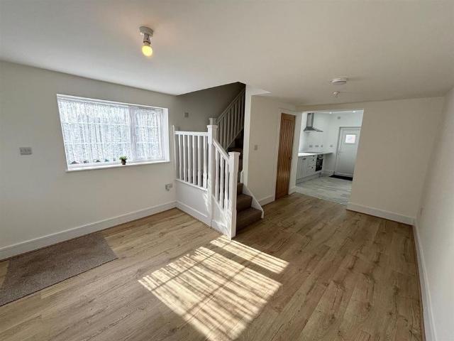 2 bedroom end of terrace house to rent