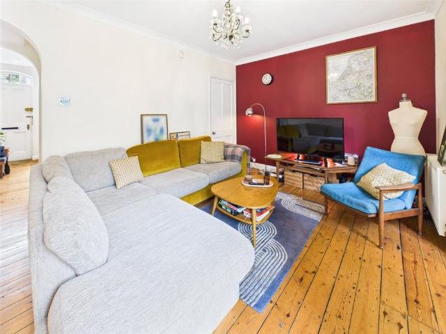 2 bedroom end of terrace house to rent