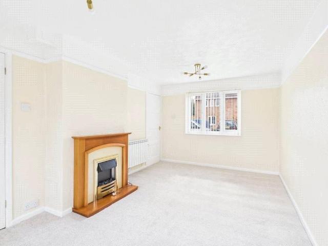 2 bedroom end of terrace house to rent