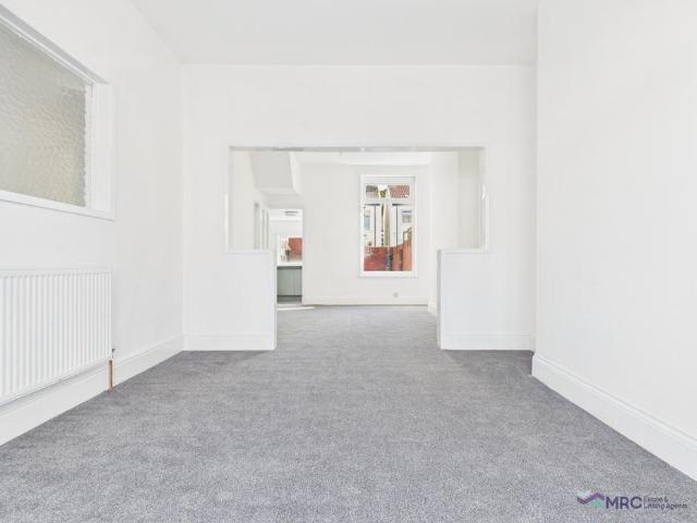 2 bedroom end of terrace house to rent