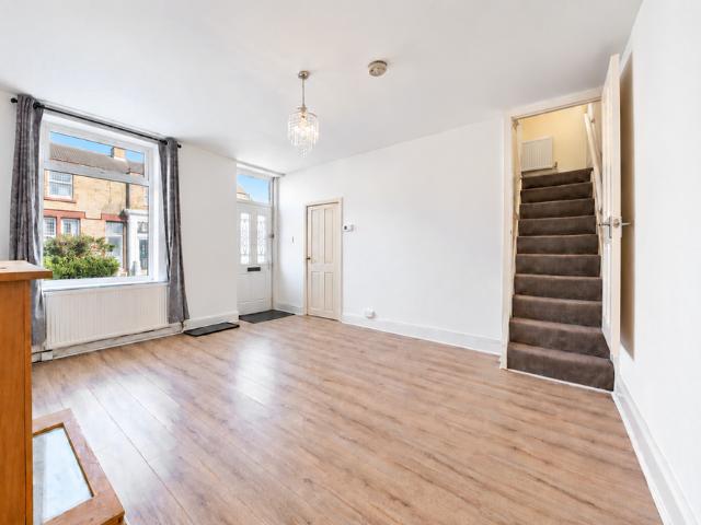 2 bedroom end of terrace house to rent