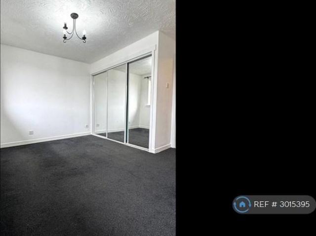 2 bedroom end of terrace house to rent