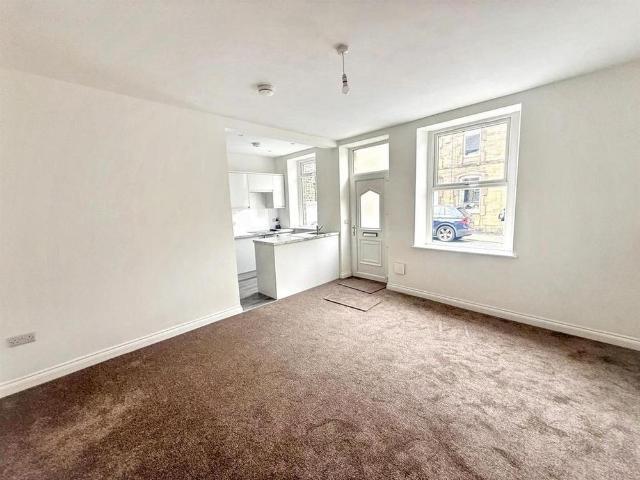 2 bedroom end of terrace house to rent
