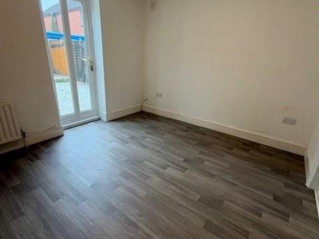 2 bedroom end of terrace house to rent