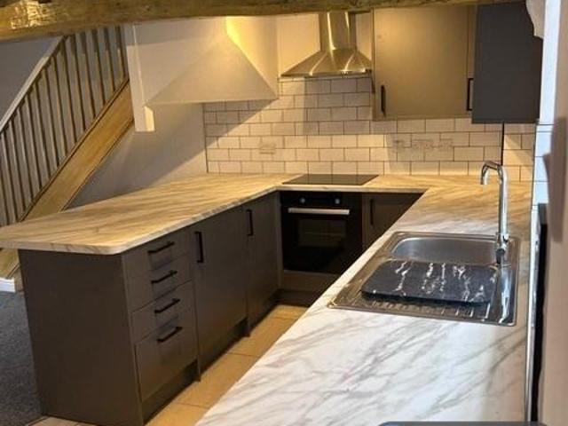 2 bedroom end of terrace house to rent