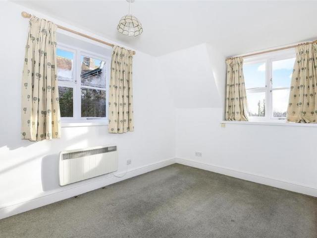 2 bedroom end of terrace house to rent