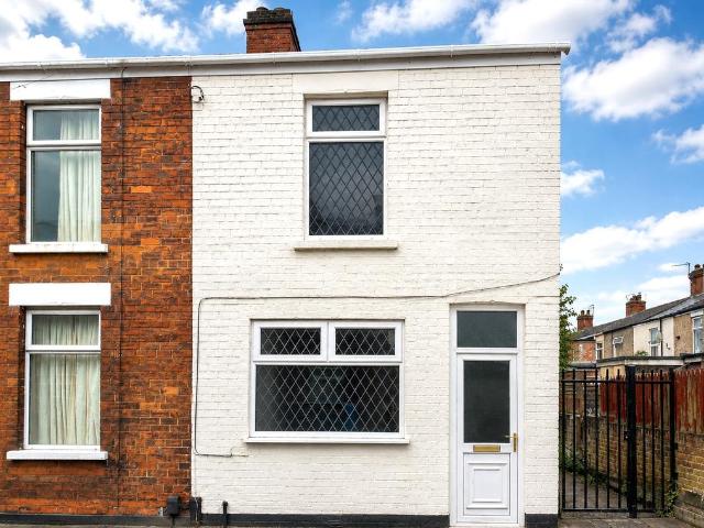 2 bedroom end of terrace house to rent