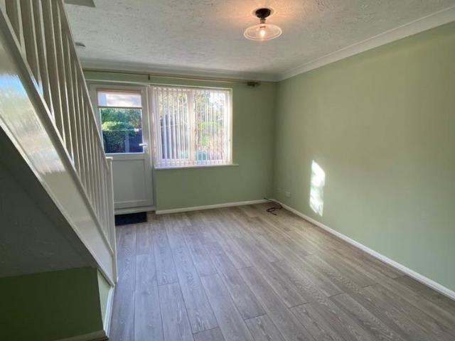 2 bedroom end of terrace house to rent
