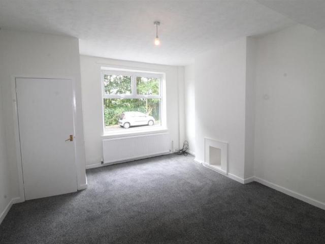 2 bedroom end of terrace house to rent