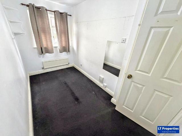 2 bedroom end of terrace house to rent