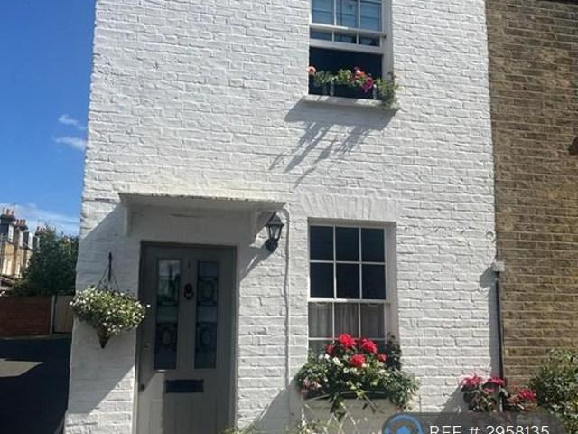 2 bedroom end of terrace house to rent