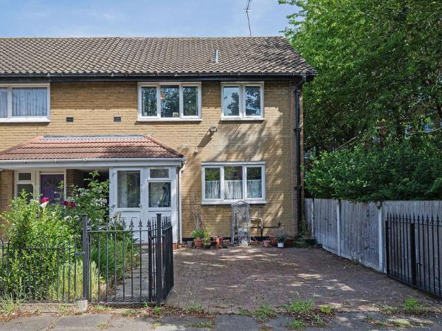 2 bedroom end of terrace house to rent