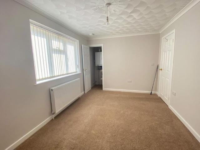 2 bedroom end of terrace house to rent