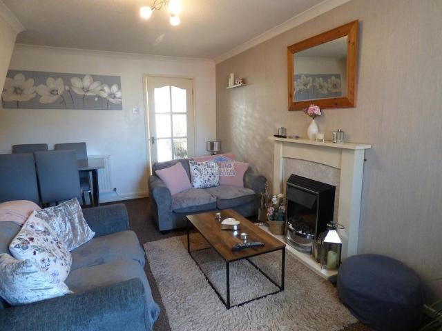 2 bedroom end of terrace house to rent