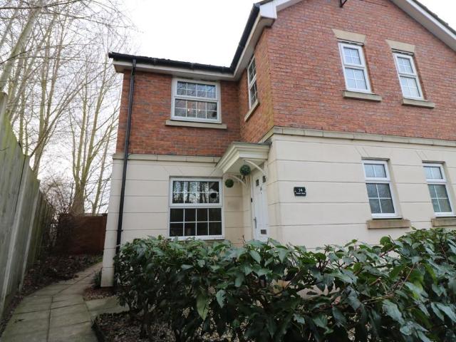 2 bedroom end of terrace house to rent