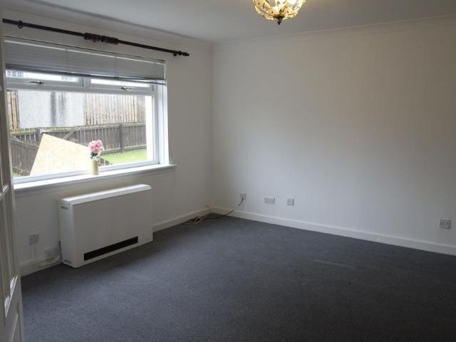 2 bedroom end of terrace house to rent