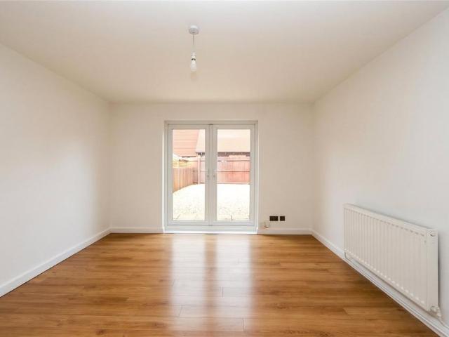 2 bedroom end of terrace house to rent