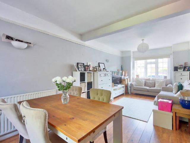 2 bedroom end of terrace house to rent