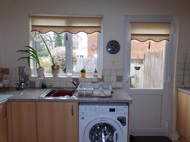 2 bedroom end of terrace house to rent