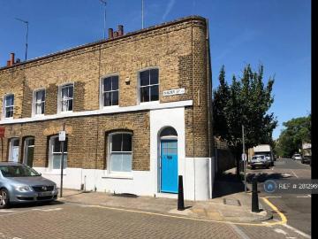 2 bedroom end of terrace house to rent