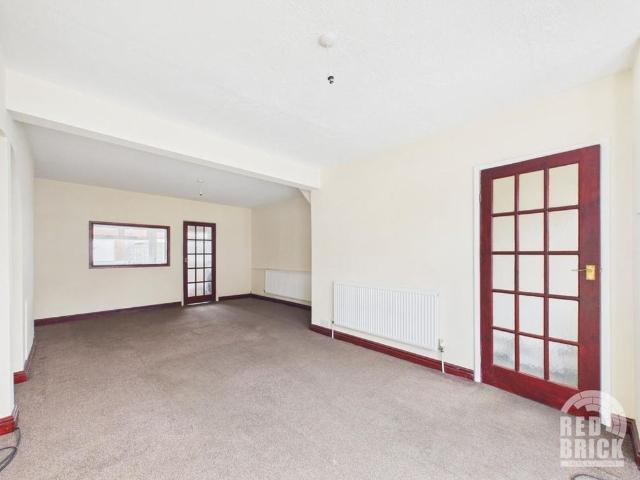 2 bedroom end of terrace house to rent
