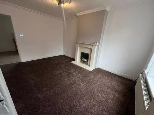 2 bedroom end of terrace house to rent
