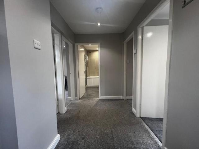2 bedroom end of terrace house to rent