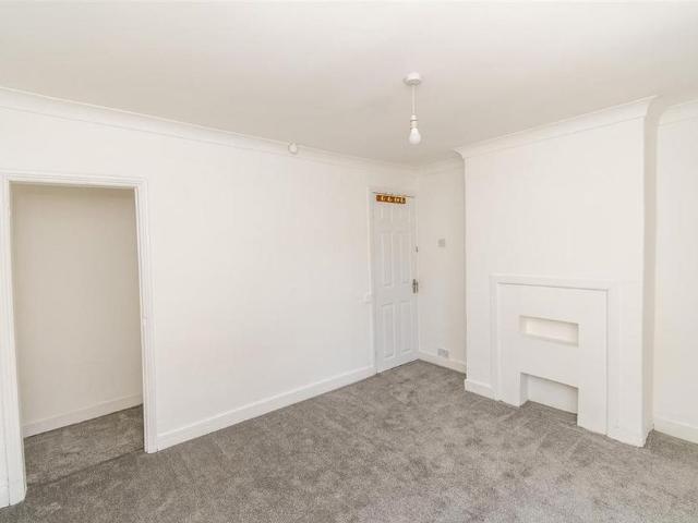 2 bedroom end of terrace house to rent