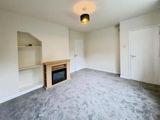 2 bedroom end of terrace house to rent