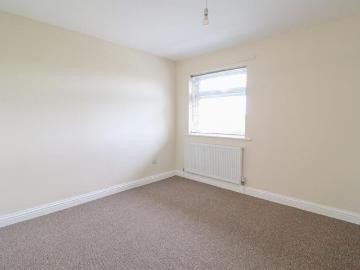 2 bedroom end of terrace house to rent
