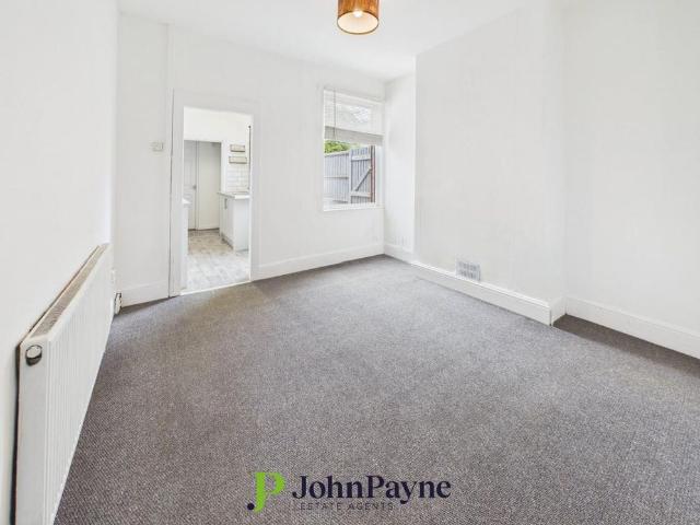 2 bedroom end of terrace house to rent